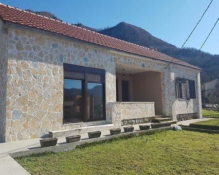Holiday Home Ivana Virpazar Luaran gambar