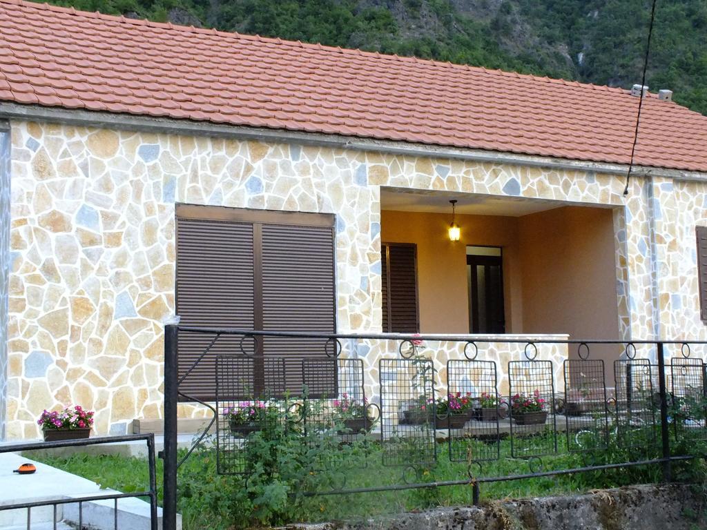 Holiday Home Ivana Virpazar Bilik gambar