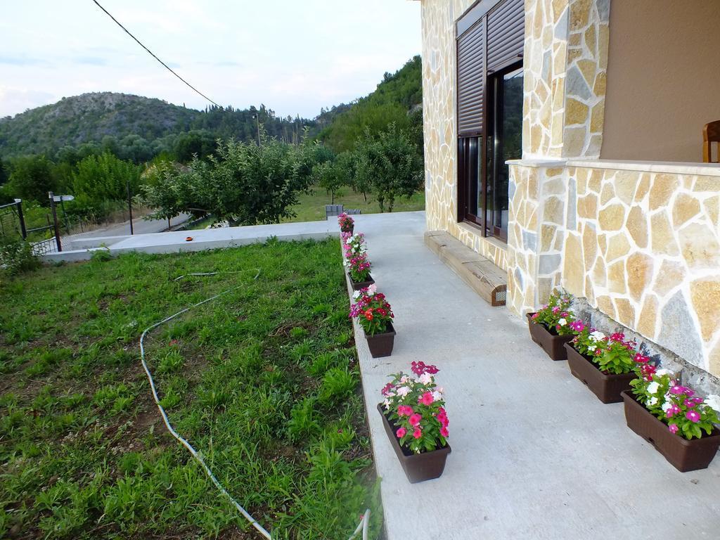 Holiday Home Ivana Virpazar Bilik gambar