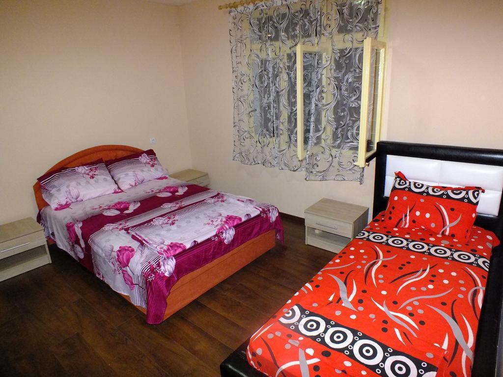 Holiday Home Ivana Virpazar Bilik gambar
