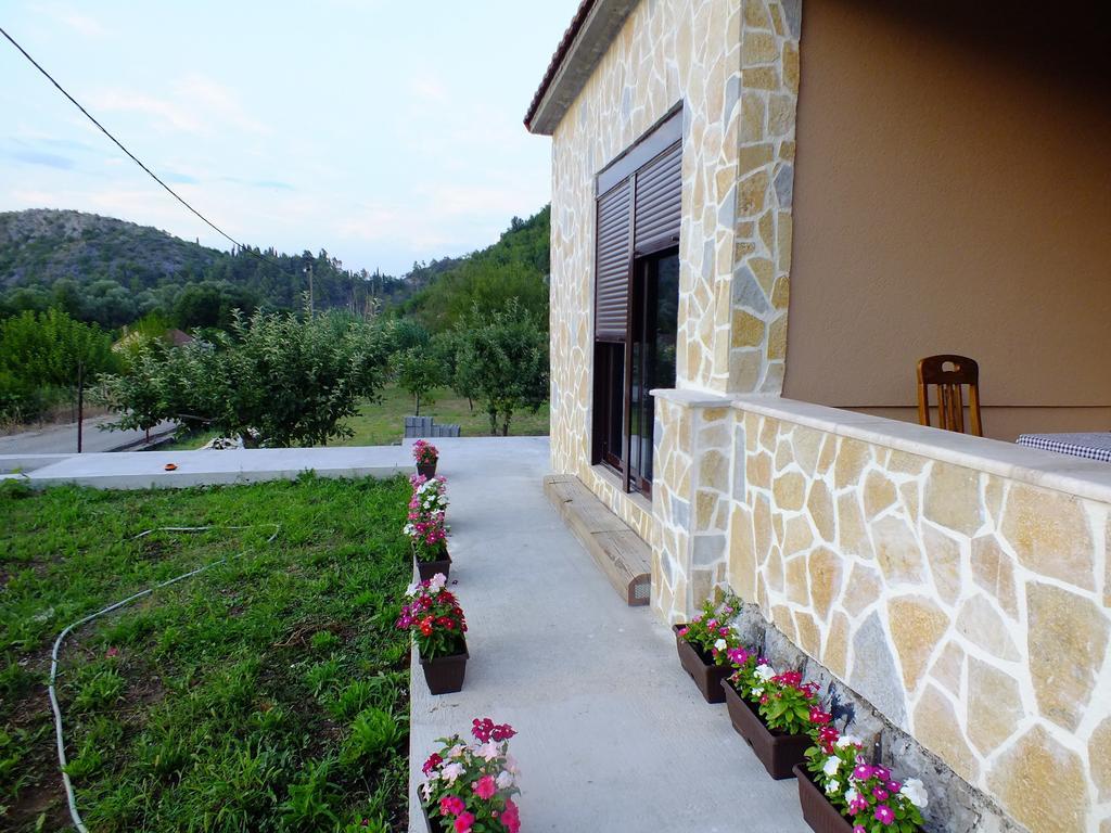 Holiday Home Ivana Virpazar Bilik gambar