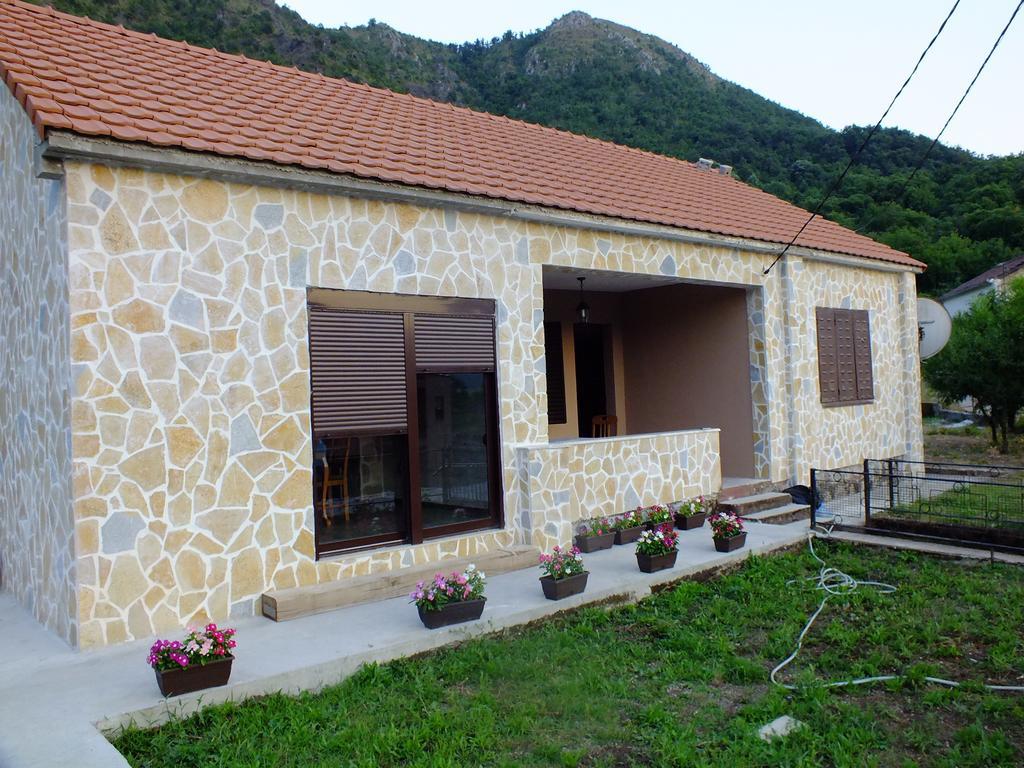 Holiday Home Ivana Virpazar Bilik gambar