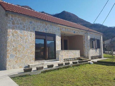 Holiday Home Ivana Virpazar Luaran gambar