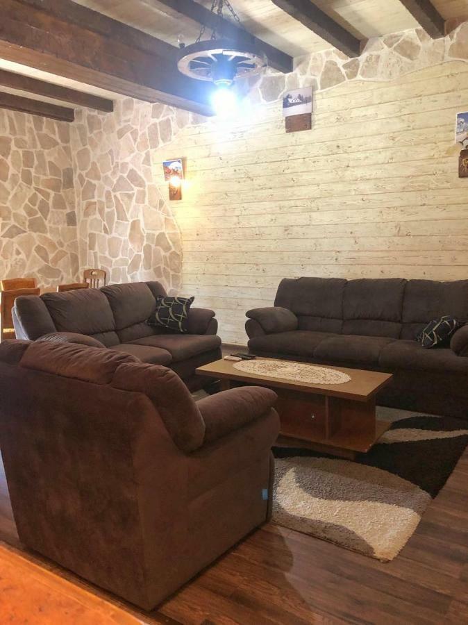 Holiday Home Ivana Virpazar Luaran gambar
