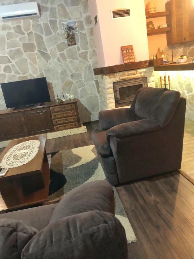 Holiday Home Ivana Virpazar Luaran gambar